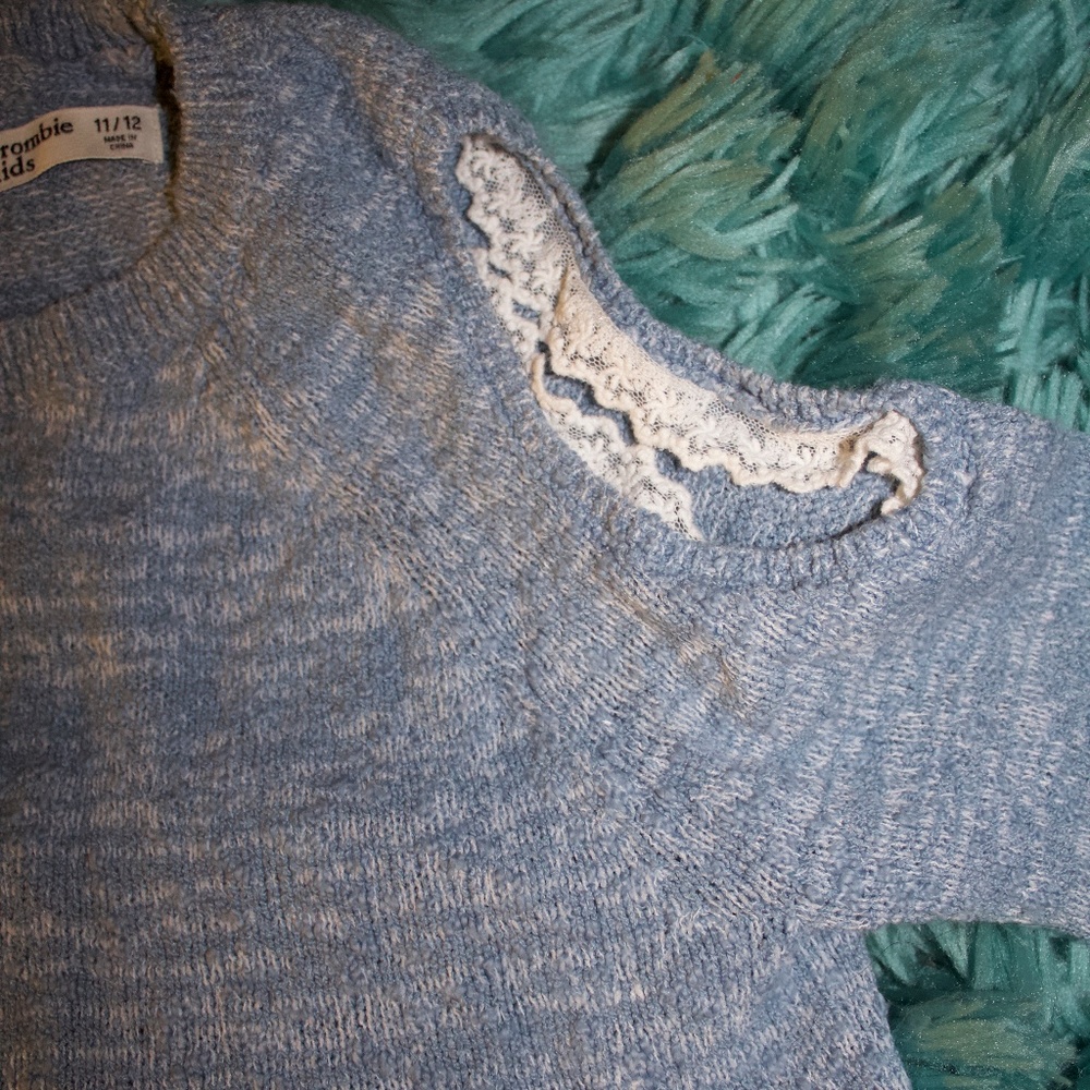AF KIDS cold shoulder w/ lace long sleeve!
